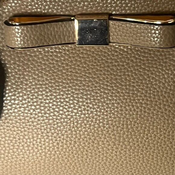 Brangio Textured Leather Handbag w/Bow Taupe Gold Double Handles Zipper NWOT - Picture 5 of 12